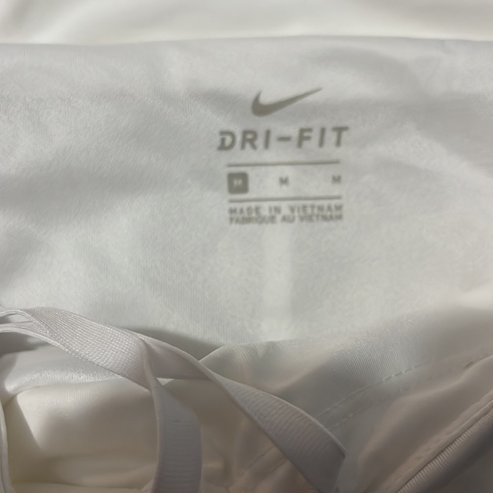 Nike dri-fit white shorts size M. New - Picture 4 of 8